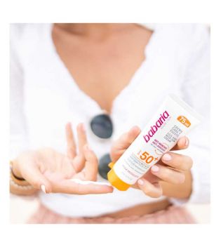 Babaria - Anti-blemish sun protection facial cream SPF50 + 75ml - Rosehip