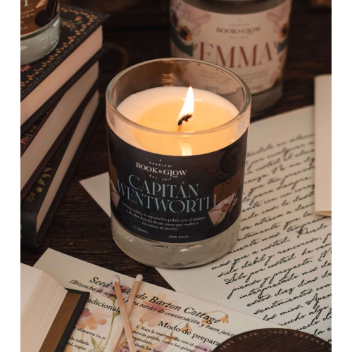 Book and Glow - *Austen* - Vegan Soy Candle - Capitán Wentworth