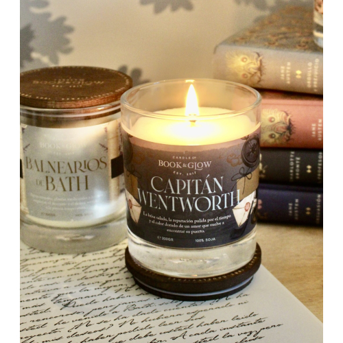 Book and Glow - *Austen* - Vegan Soy Candle - Capitán Wentworth