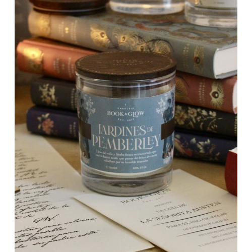 Book and Glow - *Mundos extraordinadios* - Soy Candle - Jardines de Pemberley