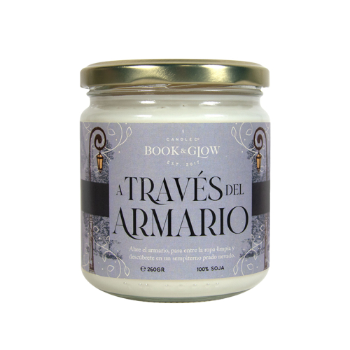 Book and Glow - *Mundos Extraordinarios* - Soy Candle - A través del armario