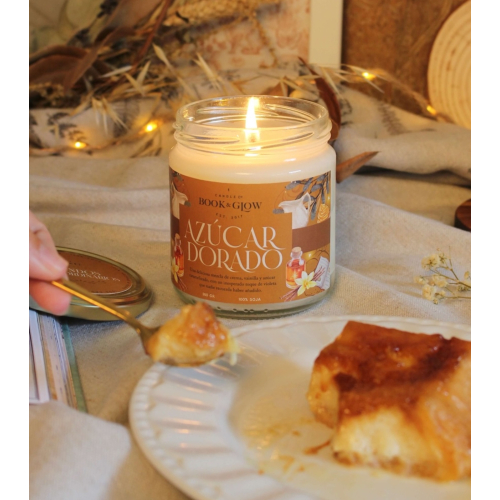 Book and Glow - *Mundos Extraordinarios* - Soy candle - Azúcar dorado