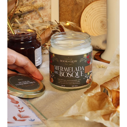 Book and Glow - *Mundos Extraordinarios* - Soy candle - Mermelada del bosque