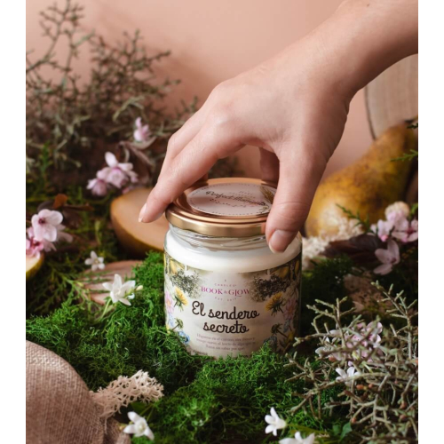 Book and Glow - *Perfect Moments* - Soy Candle - El sendero secreto