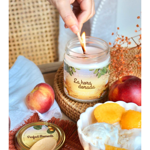 Book and Glow - *Perfect Moments* - Soy Candle - La hora dorada