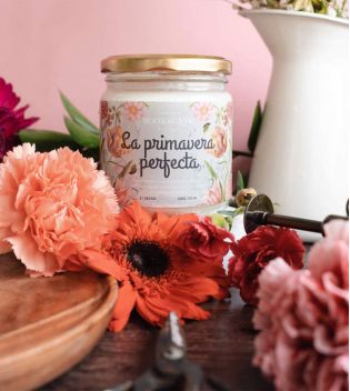 Book and Glow - *Perfect Moments* - Vegan Soy Candle - The Perfect Spring