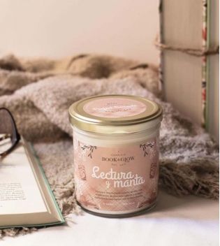 Book and Glow - *Perfect Moments* - Soy Candle - Lectura y manta