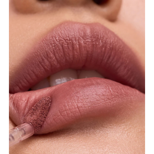 Catrice - *Glass Cloud* - Powder cream effect lipstick Blur-Real Lip - C020: Blushed Reality