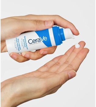 Cerave - Moisturizing serum with Hyaluronic Acid, Ceramides and Vitamin B5