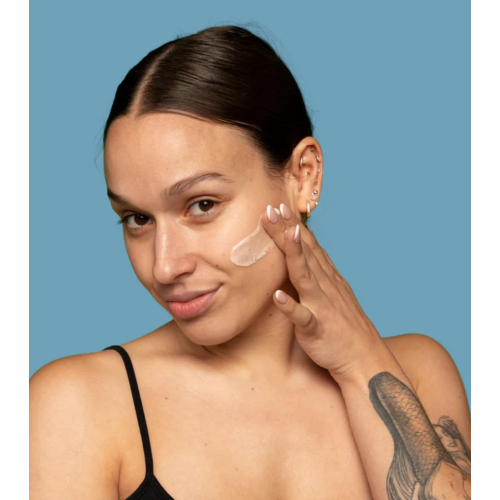 CR Cosmetics - *Fresh* - Apricot Kernel Facial Scrub