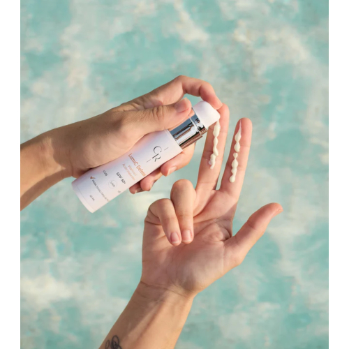CR Cosmetics - Sunscreen LumiC Defense SPF50+