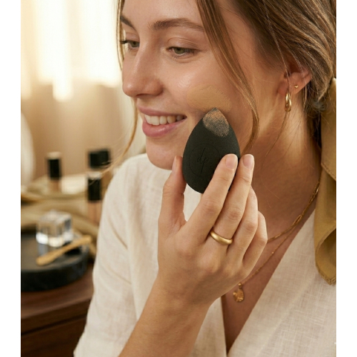 Diana Piriz Cosmetics - Makeup Sponge Black Pro