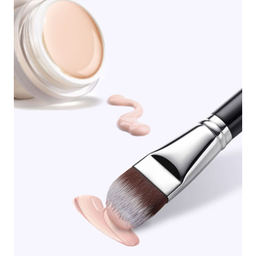 Eigshow - Foundation Brush F625