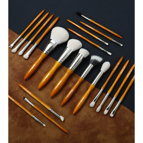 Eigshow - *Chinese Dragon* - Set of 20 makeup brushes