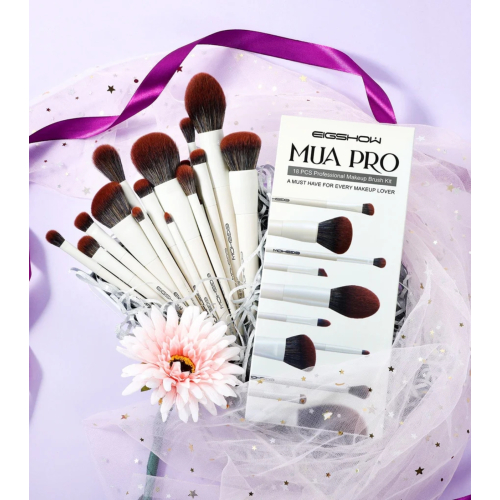 Eigshow - *Mua Pro* - Set of 18 makeup brushes