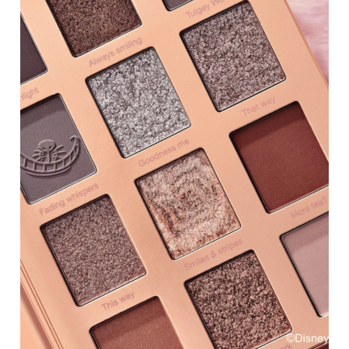 essence - *Alice in Wonderland* - Eyeshadow Palette - 01: All Smiles Here