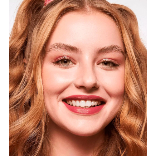 essence - Long-lasting matte finish lipstick The Slim Stick - 105: Velvet Punch