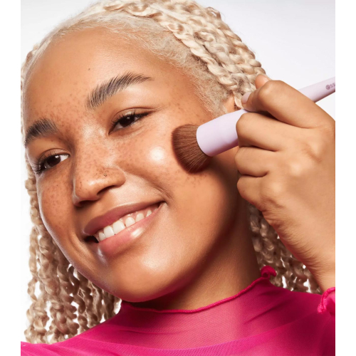 essence - Skunk Face Brush