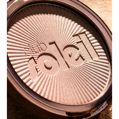 essence - *Club Soleil* - Powder highlighter Gradient