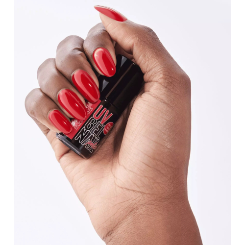 essence - *UV Gel Nail* - Nail polish - 06: Signature RED