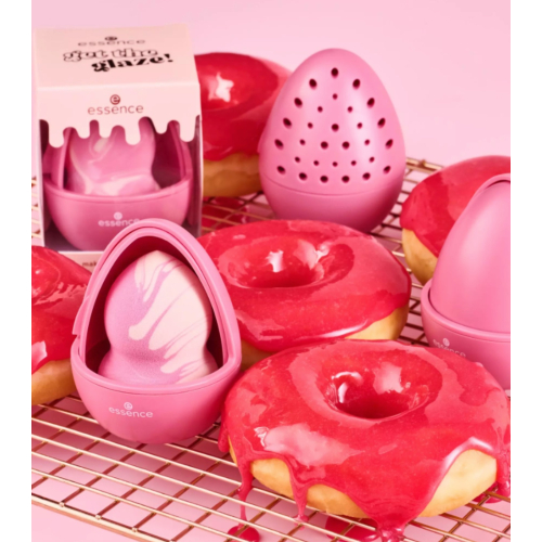 essence - *Get The Glaze* - Makeup sponge with case
