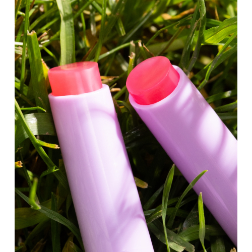essence - *Glimmer in a Bubble* - Lip Balm