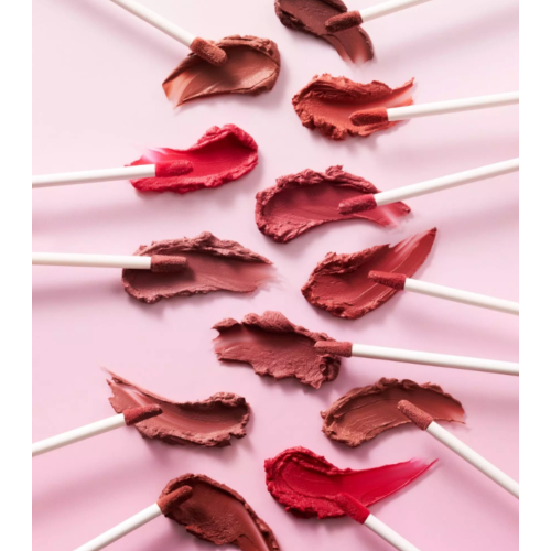 essence - Matte lipstick with a blurred finish BLUR soufflé - 01: Deep Scroll