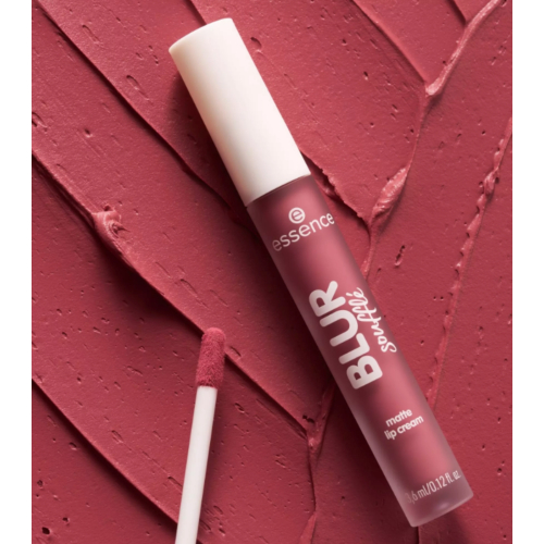 essence - Matte lipstick with a blurred finish BLUR soufflé - 05: Crush Hour