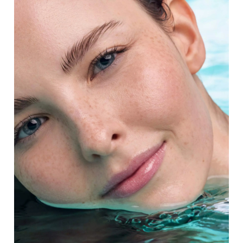 essence - *The Little Mermaid* - Peptide Lip Gloss - 01: Mer-mazing