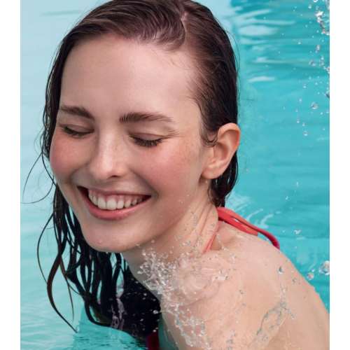 essence - *The Little Mermaid* - Liquid blush in serum - 02: A Splash Of Freedom