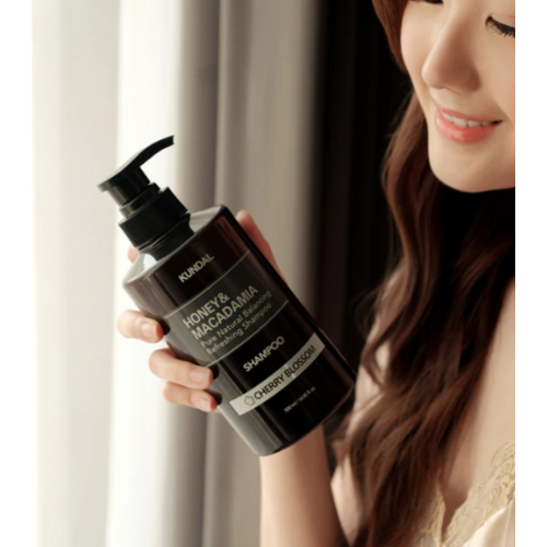 Kundal - Moisturizing Shampoo Honey & Macadamia - Cherry Blossom