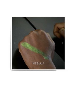 Lethal Cosmetics - Multichrome Eyeshadow in godet Magnetic™ - Nebula
