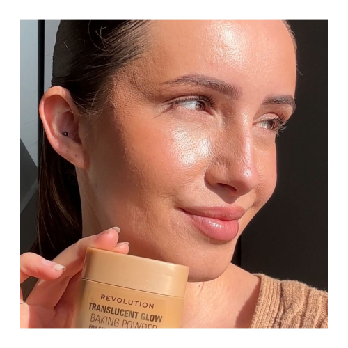 Makeup Revolution - Loose powder for baking Translucent Glow - Fair to Light