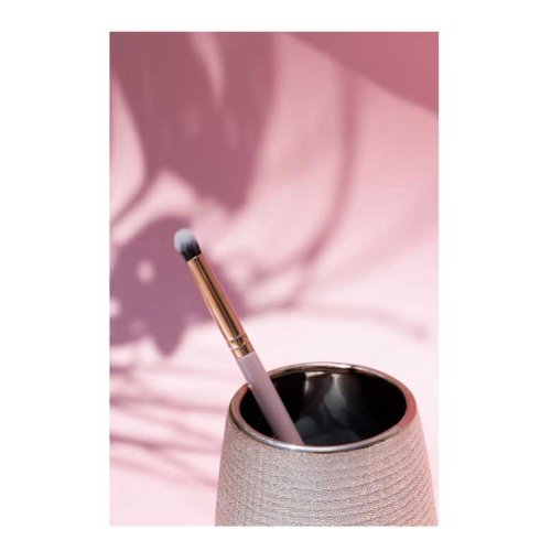 Natalia Surymta - Medium round tip brush - N4