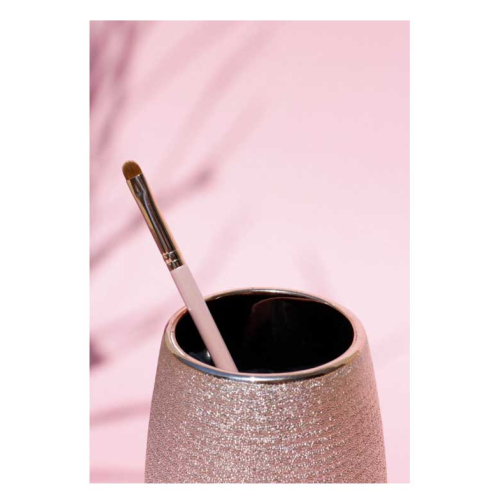 Natalia Surymta - Flat shadow brush - N25