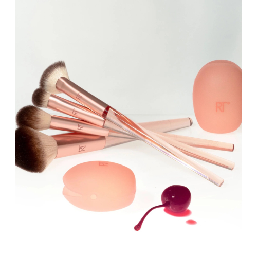 Real Techniques - *Cherry On top* - Set of 4 brushes + 2 silicone covers