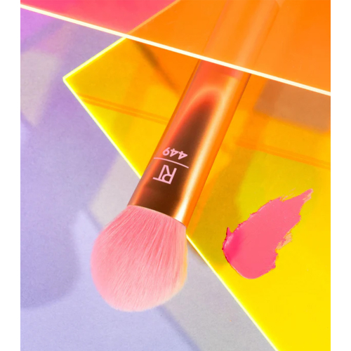 Real Techniques - *Hyperbrights* - Color Drop Cheek Brush