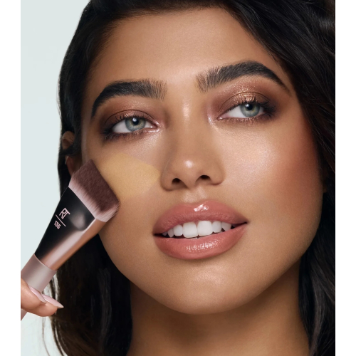 Real Techniques - *New Nude 2.0* - Face Brush Diamond Blending