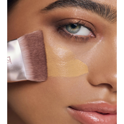 Real Techniques - *New Nude 2.0* - Face Brush Diamond Blending