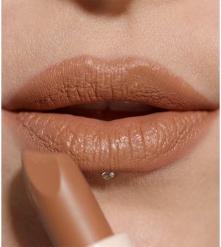 Revolution - Satin Lipstick Lip Allure - Divine Brown