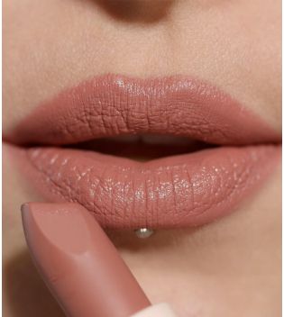 Revolution - Satin Lipstick Lip Allure - Wifey Dusky Pink