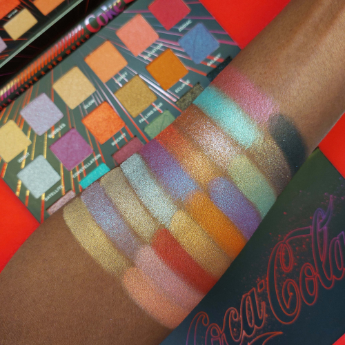 Revolution - *Coca Cola* - Eyeshadow Palette