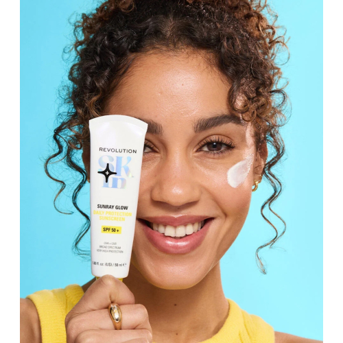 Revolution Skin - Sunscreen with Vitamin C Sunray Glow Daily Blur SPF50+