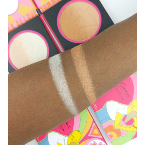 Revolution - *The Simpsons Summer of Love* - Powder Highlighter - Sunshine
