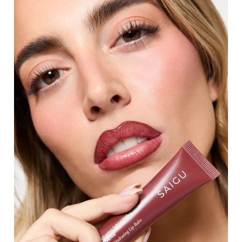 Saigu Cosmetics - Moisturizing lip balm with shine effect - Brownie