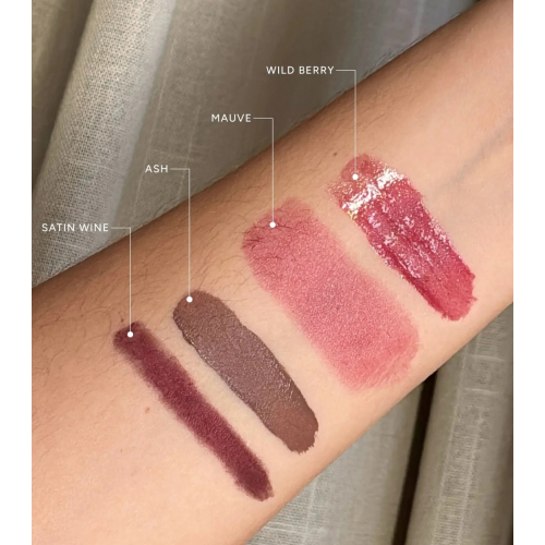 Saigu Cosmetics - *Golden Plum* - Lip Gloss Melting Plump - Wild Berry