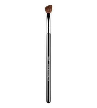 Sigma Beauty - Angled Eyeshadow Brush - E70: Medium Angled Shading