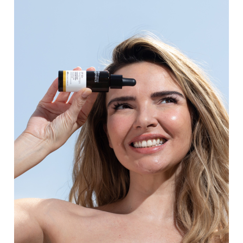 Skin Generics - Concentrated anti-aging and antioxidant sunscreen serum SPF50+