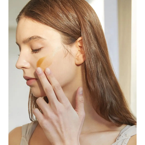 SKIN1004. - Gel-textured moisturizing facial cream with Centella Asiatica from Madagascar