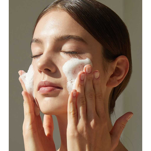 SKIN1004 - Cleansing foam with Centella Asiatica from Madagascar